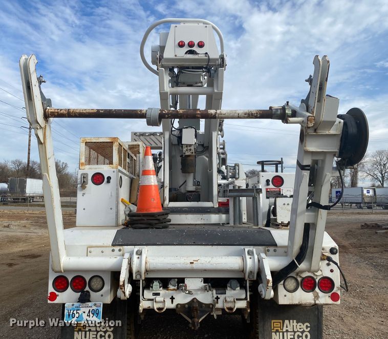 image for item DL6884 2013 Ford F750 Super Duty XL  bucket truck