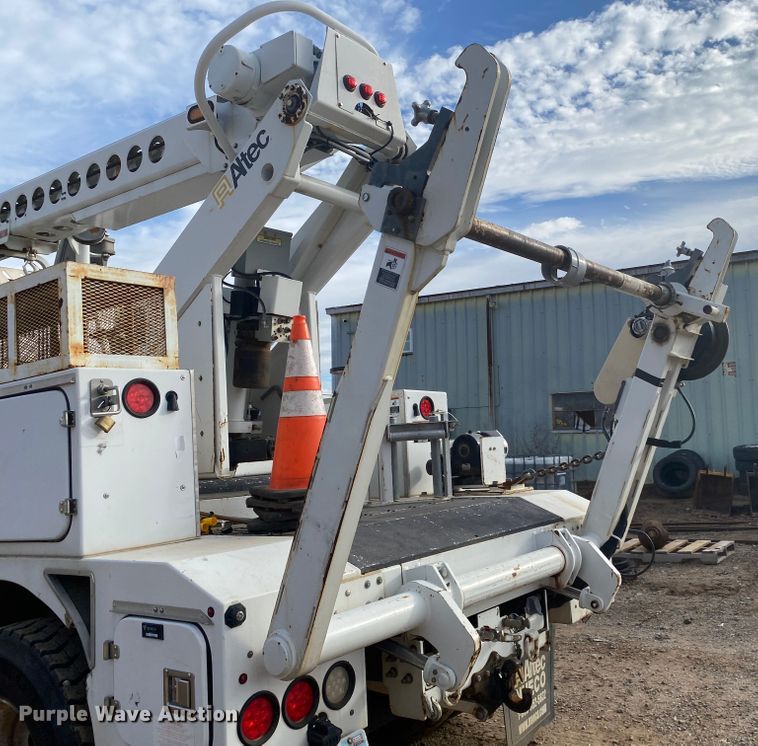 image for item DL6884 2013 Ford F750 Super Duty XL  bucket truck