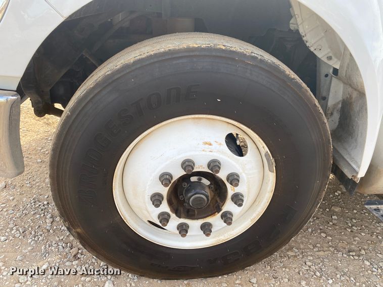 image for item DL6884 2013 Ford F750 Super Duty XL  bucket truck