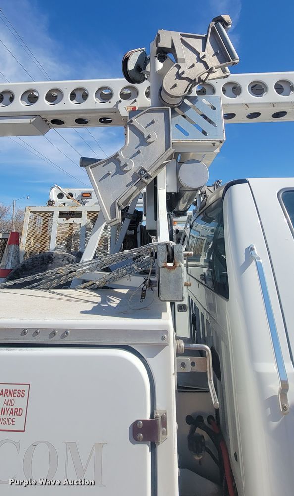 image for item DL6884 2013 Ford F750 Super Duty XL  bucket truck