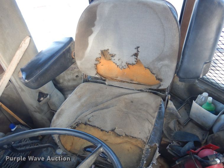 image for item DM5342 1981 International 560B  wheel loader