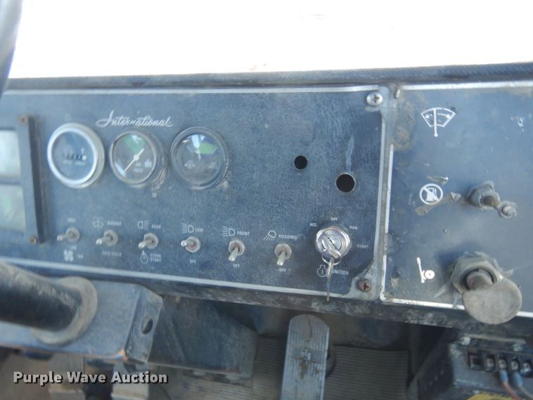 image for item DM5342 1981 International 560B  wheel loader