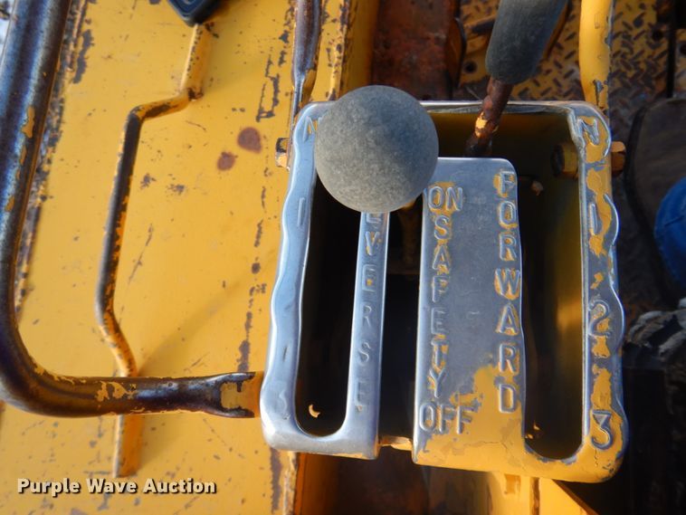 image for item DM5343 1968 Caterpillar D8H  dozer