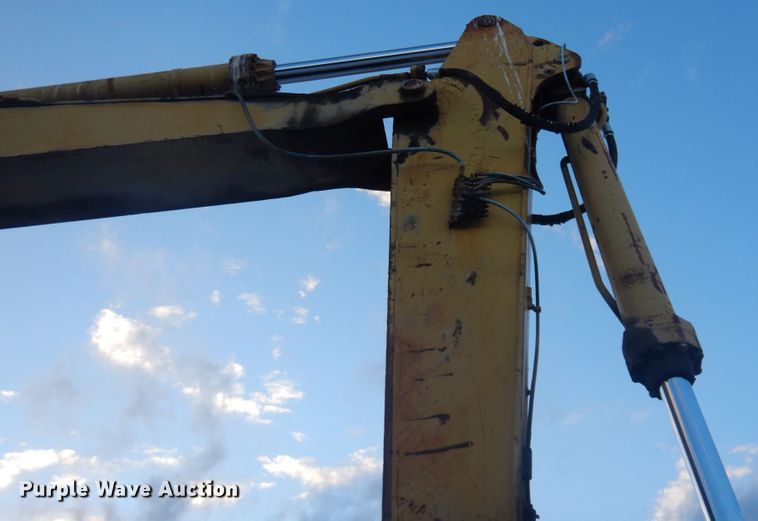 image for item DM5344 1991 Caterpillar 245B  excavator