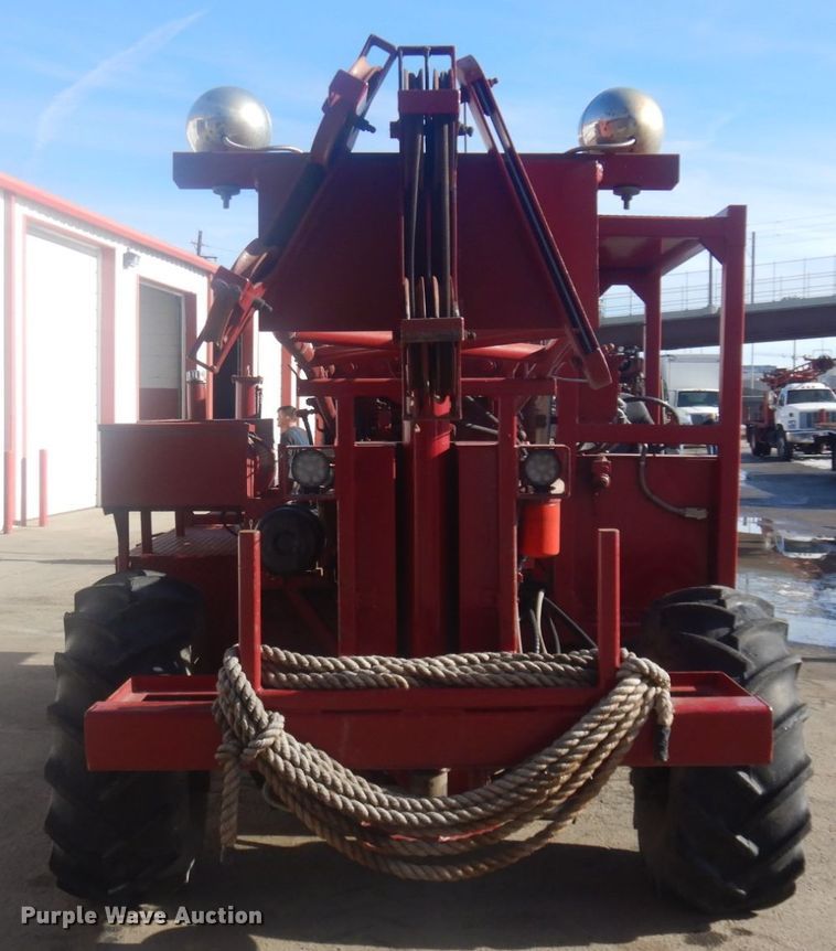 image for item DM5362 1988 CME 550  drilling rig