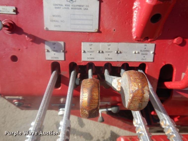 image for item DM5362 1988 CME 550  drilling rig