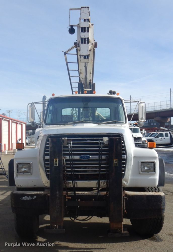 image for item DM5363 1994 Ford L8000  drilling rig truck