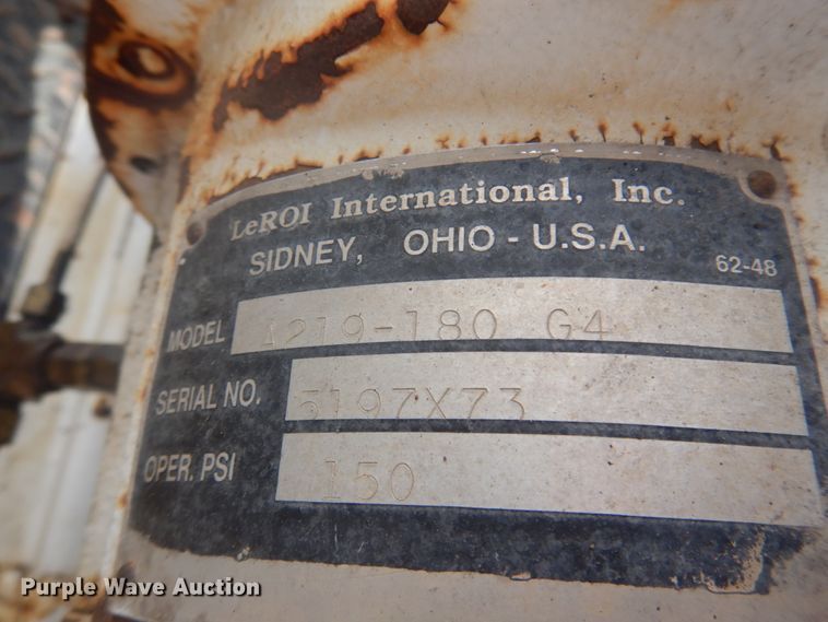 image for item DM5363 1994 Ford L8000  drilling rig truck