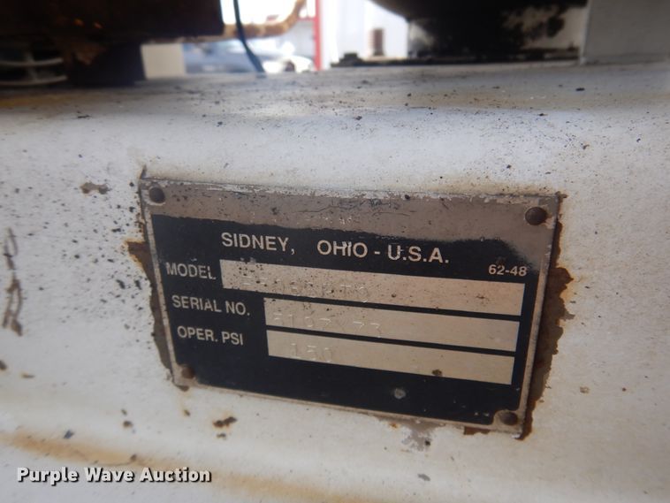 image for item DM5363 1994 Ford L8000  drilling rig truck