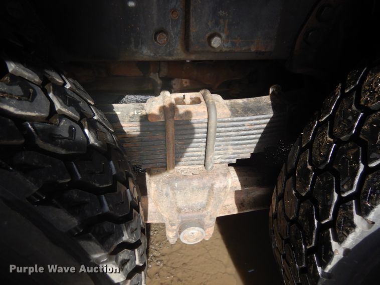 image for item DM5363 1994 Ford L8000  drilling rig truck