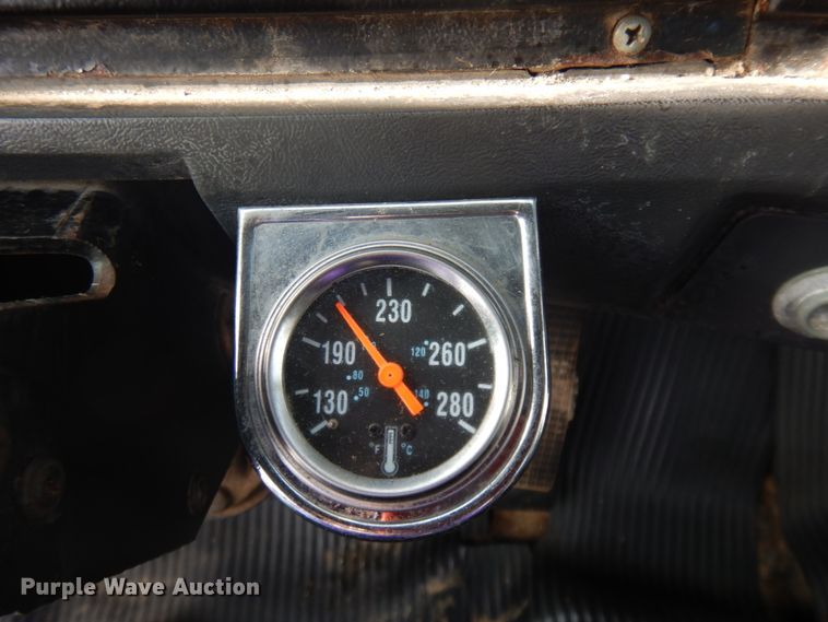 image for item DM5363 1994 Ford L8000  drilling rig truck