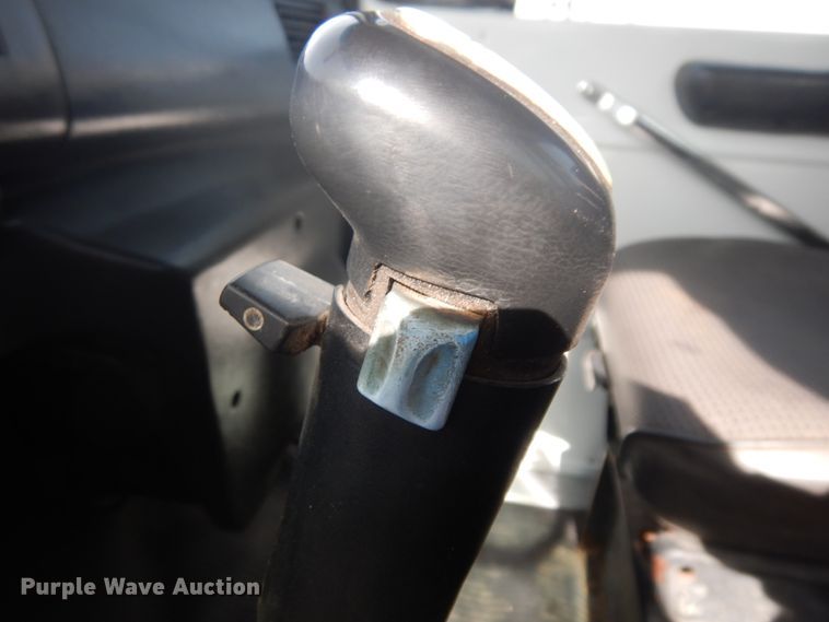 image for item DM5363 1994 Ford L8000  drilling rig truck