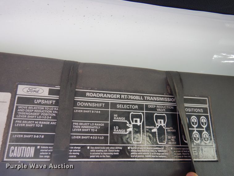 image for item DM5363 1994 Ford L8000  drilling rig truck