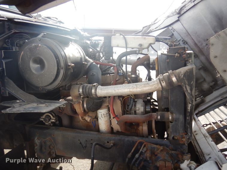 image for item DM5363 1994 Ford L8000  drilling rig truck