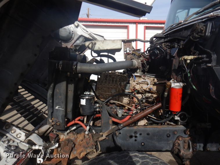 image for item DM5363 1994 Ford L8000  drilling rig truck