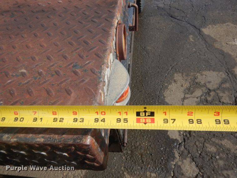 image for item DM5363 1994 Ford L8000  drilling rig truck