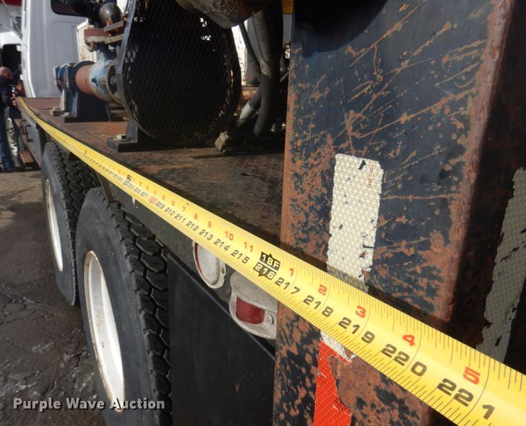 image for item DM5363 1994 Ford L8000  drilling rig truck