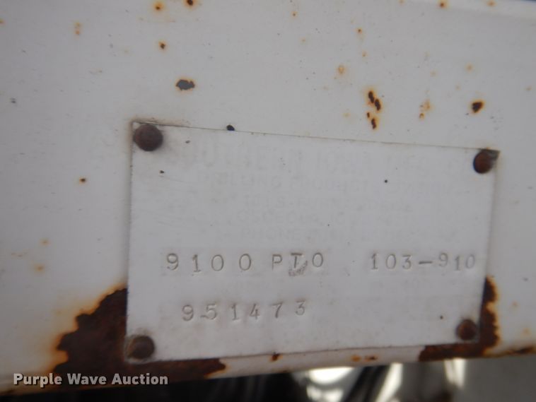 image for item DM5363 1994 Ford L8000  drilling rig truck