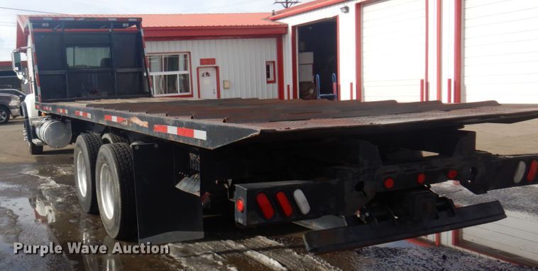 image for item DM5364 2005 Mack CV713  flatbed truck