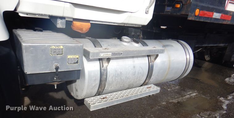 image for item DM5364 2005 Mack CV713  flatbed truck