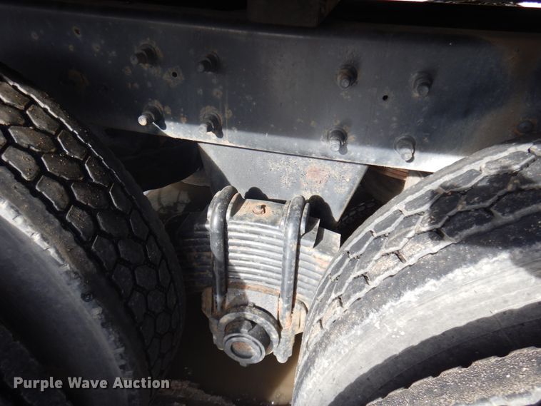 image for item DM5364 2005 Mack CV713  flatbed truck