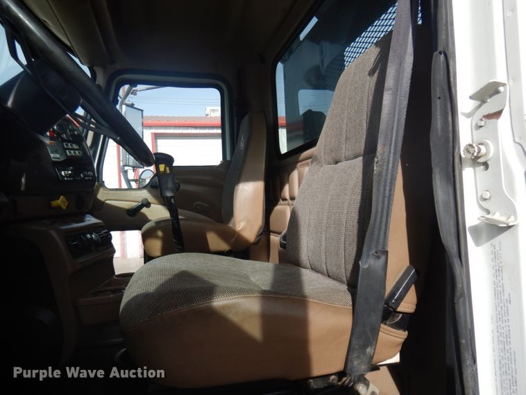 image for item DM5364 2005 Mack CV713  flatbed truck