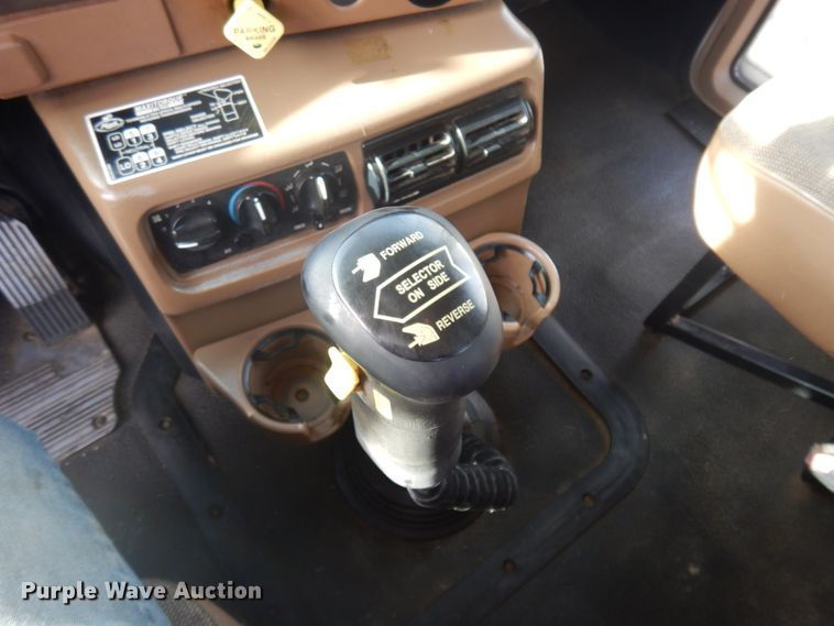 image for item DM5364 2005 Mack CV713  flatbed truck