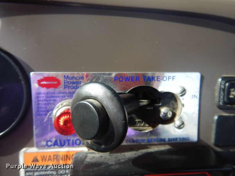 image for item DM5364 2005 Mack CV713  flatbed truck