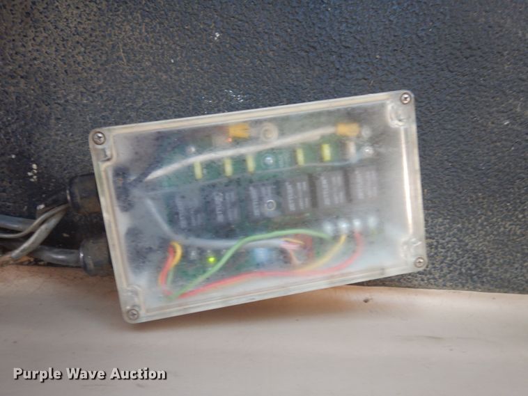 image for item DM5364 2005 Mack CV713  flatbed truck