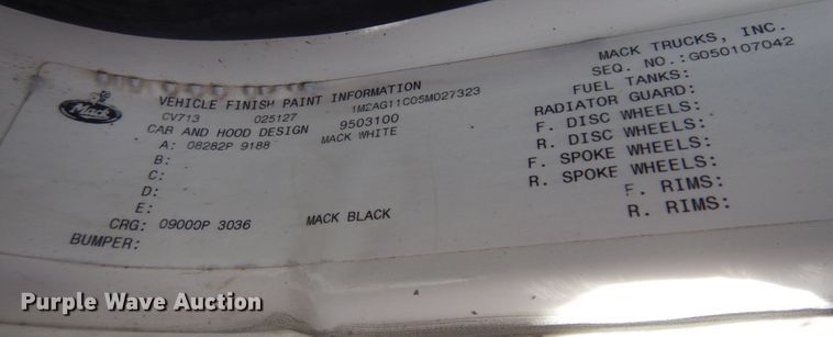 image for item DM5364 2005 Mack CV713  flatbed truck