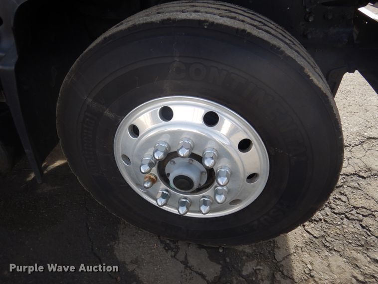 image for item DM5364 2005 Mack CV713  flatbed truck