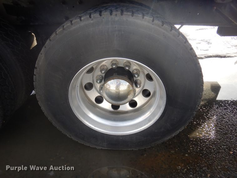 image for item DM5364 2005 Mack CV713  flatbed truck