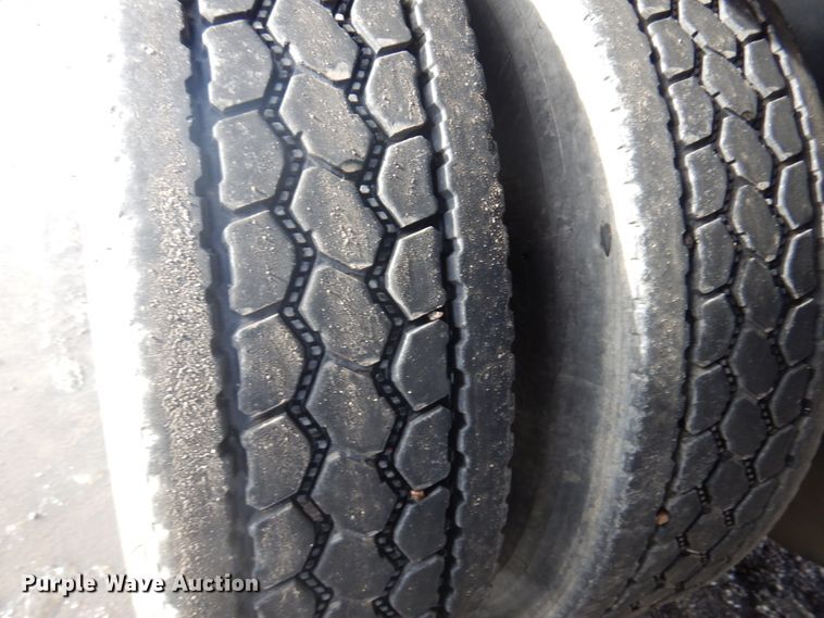 image for item DM5364 2005 Mack CV713  flatbed truck