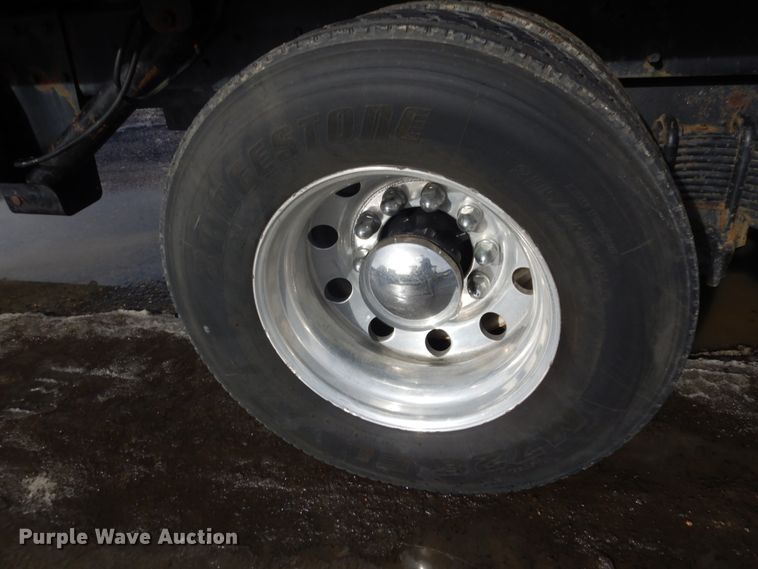 image for item DM5364 2005 Mack CV713  flatbed truck