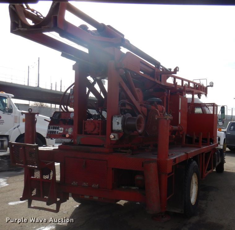 image for item DM5365 1994 GMC TopKick C6500  drilling rig truck