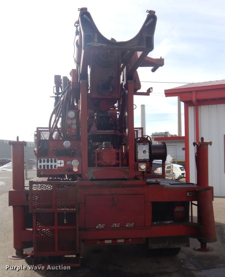 image for item DM5365 1994 GMC TopKick C6500  drilling rig truck