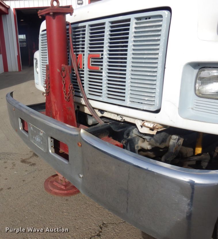 image for item DM5365 1994 GMC TopKick C6500  drilling rig truck