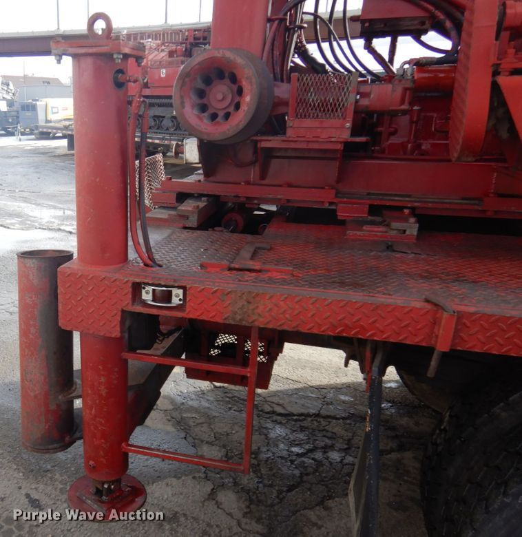 image for item DM5365 1994 GMC TopKick C6500  drilling rig truck