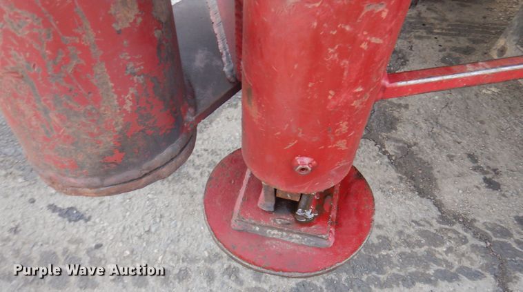 image for item DM5365 1994 GMC TopKick C6500  drilling rig truck