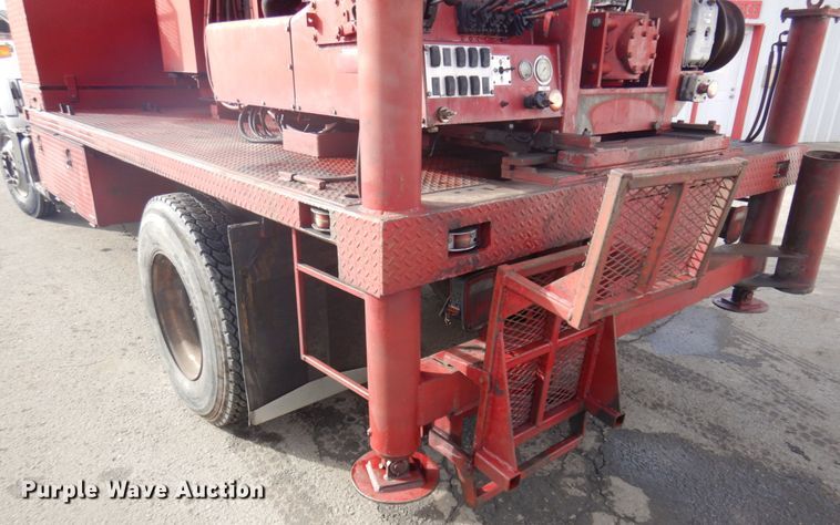 image for item DM5365 1994 GMC TopKick C6500  drilling rig truck