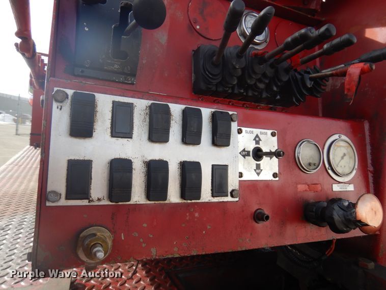 image for item DM5365 1994 GMC TopKick C6500  drilling rig truck