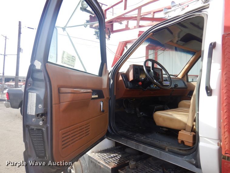 image for item DM5365 1994 GMC TopKick C6500  drilling rig truck