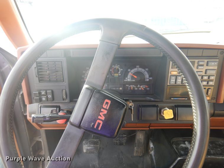 image for item DM5365 1994 GMC TopKick C6500  drilling rig truck