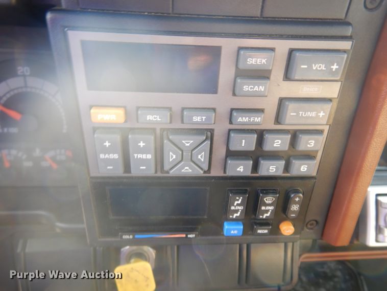 image for item DM5365 1994 GMC TopKick C6500  drilling rig truck