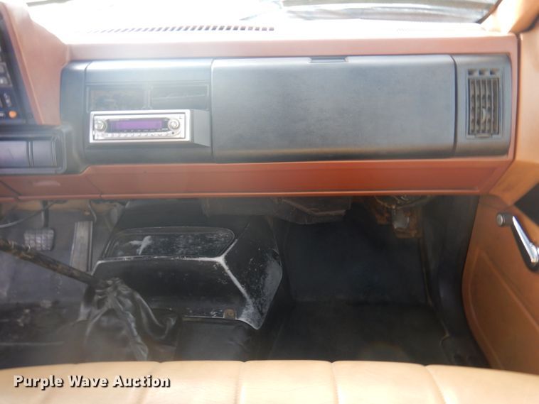 image for item DM5365 1994 GMC TopKick C6500  drilling rig truck