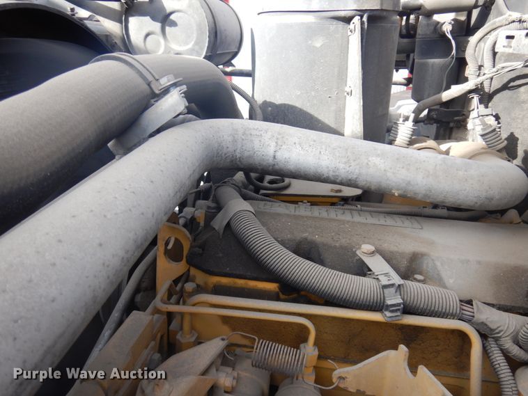 image for item DM5365 1994 GMC TopKick C6500  drilling rig truck