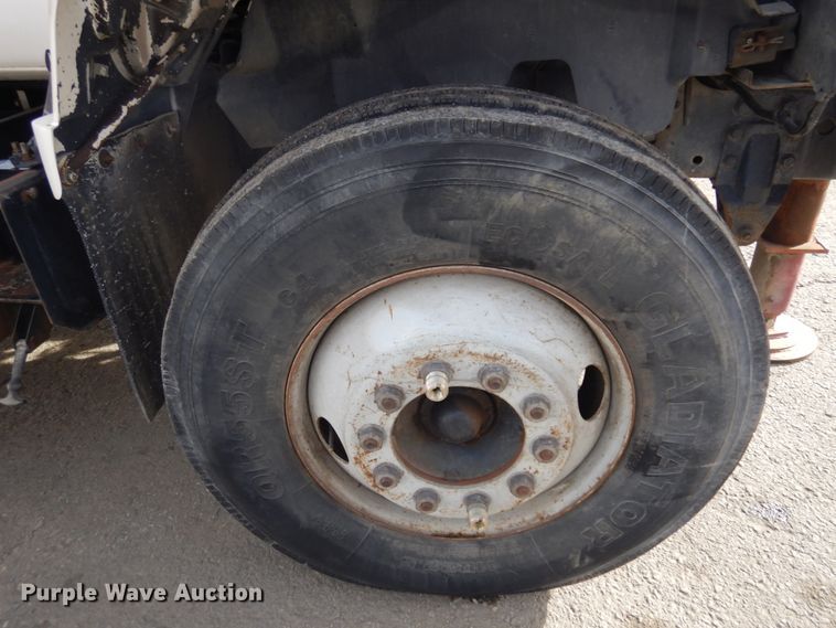 image for item DM5365 1994 GMC TopKick C6500  drilling rig truck