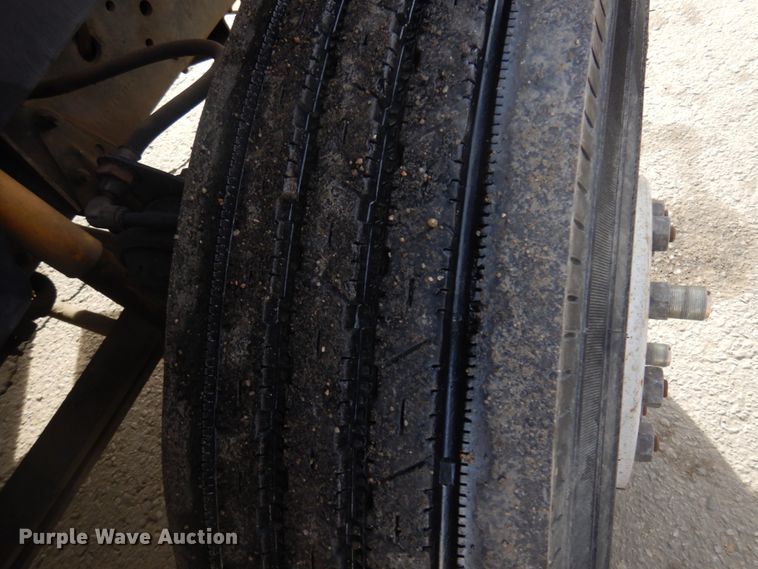 image for item DM5365 1994 GMC TopKick C6500  drilling rig truck