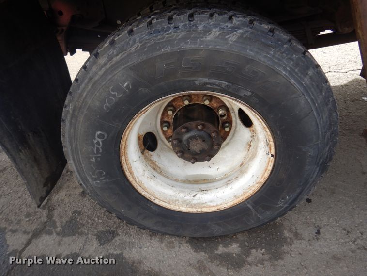 image for item DM5365 1994 GMC TopKick C6500  drilling rig truck