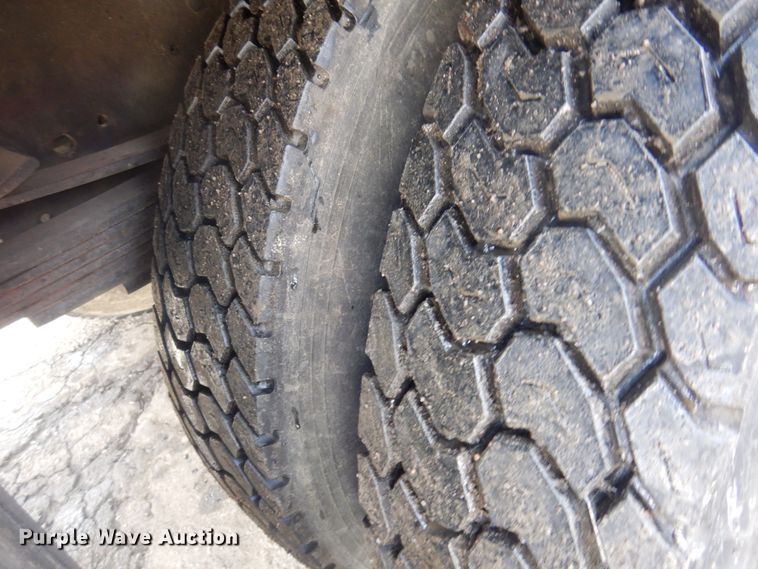 image for item DM5365 1994 GMC TopKick C6500  drilling rig truck